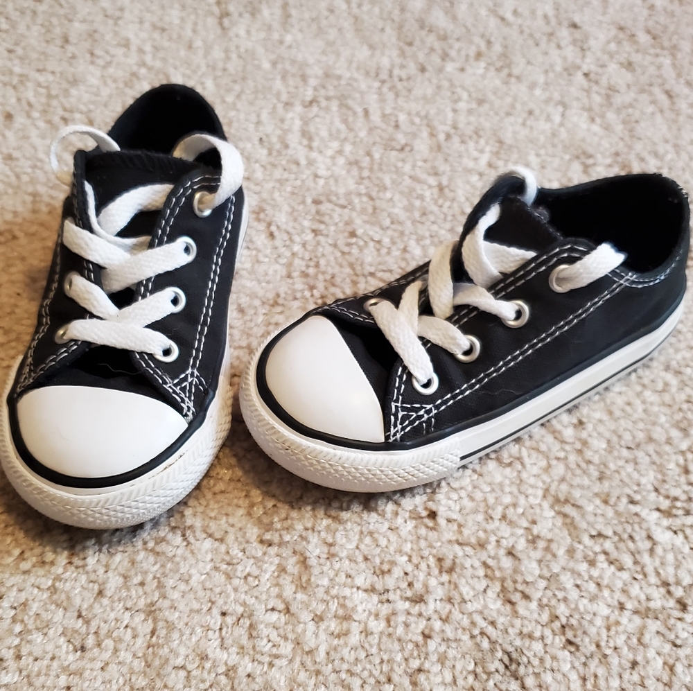 Black converse size 7